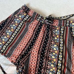 Patterned flowy shorts